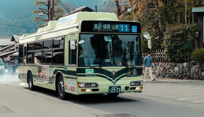 Xe bu&yacute;t tham quan